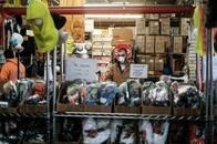 トランプ、医療用品の｢米国製購入」推進へ　品不足が加速するとの反対も