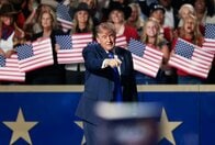 数十の自治体がトランプ政権提訴、公的扶助巡る移民規則の阻止求め