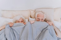 高齢者に「性感染症」が拡大、シニア世代のセックスをタブー視せず対策は急務に