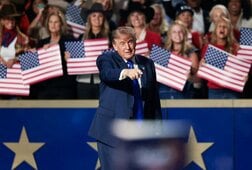 数十の自治体がトランプ政権提訴、公的扶助巡る移民規則の阻止求め