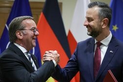 ポーランドとドイツ、2国間防衛協定に署名