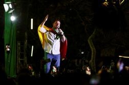 ブラジル、ボルソナロ氏支持者が大規模集会　ルラ大統領と接戦