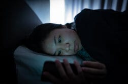 「寝る前のスマホ断ち」しているのに安眠できない…睡眠を妨げる「本当の犯人」の正体