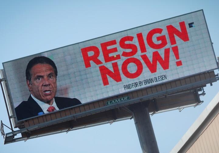 「今すぐ、辞任を!」とのメッセージが...... REUTERS/Mike Segar