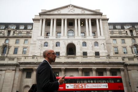 イングランド銀行（英中央銀行）のラムスデン副総裁は２４日、利上げで借り手が受ける影響は「痛感」しているとしながらも、英中銀はインフレを目標に戻すために必要な措置を講じると述べた。２０１７年１０月撮影（２０２２年　ロイター/Hannah McKay）