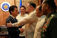 小泉防衛相、護衛艦の早期輸出を表明　フィリピン国防相と会談