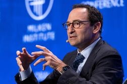ブラックストーン、個人投資家の資金流入が6月に改善＝社長