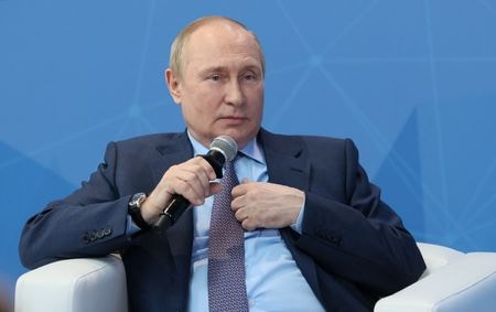 米情報機関トップのヘインズ国家情報長官は２９日、ロシアのプーチン大統領はウクライナの大部分を占領すること依然として目指しているとし、戦争を巡る状況はなお「かなり厳しい」との見方を示した。（２０２２年　ロイター／Sputnik/Mikhail Metzel/Kremlin via REUTERS）