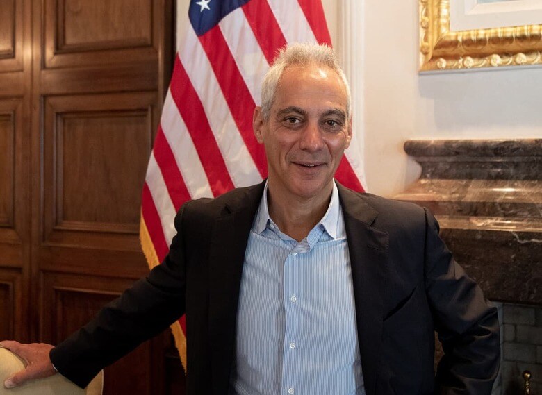 大使公邸でインタビューに応じたエマニュエル大使　HAJIME KIMURA FOR NEWSWEEK JAPAN