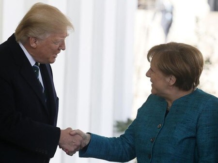 　３月１７日、トランプ米大統領がドイツのメルケル首相と会談した。写真はホワイトハウスで同日撮影（２０１７年　ロイター／Jim Bourg）
