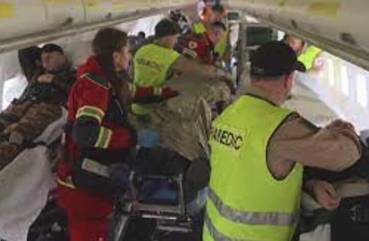 「空飛ぶ病院」が記録的スピードで負傷者救護　Youtube