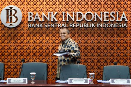 インドネシア中央銀行のペリー・ワルジヨ総裁は２９日、通貨ルピアの安定維持に金融政策の照準を合わせ、２０２５年に主要金利をさらに引き下げる機会を探る考えを示した。２０２３年１月撮影（２０２４年　ロイター/Ajeng Dinar Ulfiana）
