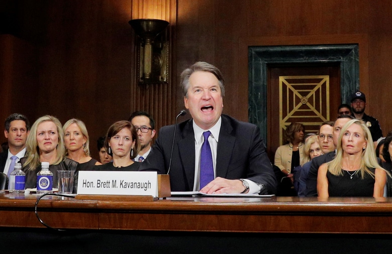 公聴会当日は「性的暴行ホットライン」への相談電話が急増した　REUTERS/Jim Bourg