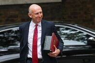アングル：英新財務相、実務手腕に一定評価も支出拡大・増税不安消えず