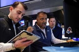 米国株式市場＝ダウ最高値、ブロードコム決算嫌気しナスダック続落