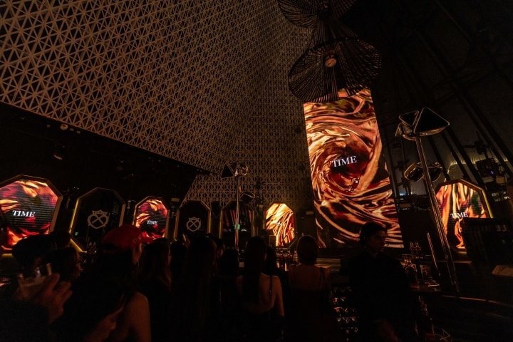 シーバスリーガル「Facets of Success」