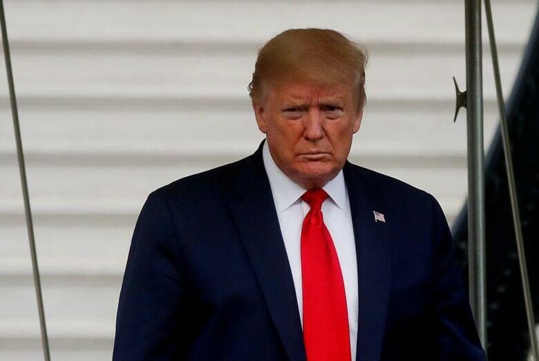 　トランプ米大統領は5月13日、政権の新型コロナウイルス対策本部に加わる国立アレルギー感染症研究所のファウチ所長が、経済活動の再開を急げば感染の第2波を招くリスクがあると議会で証言したことに驚いたと述べ、「受け入れられない」と否定的な見方を示した。1日、ホワイトハウスで撮影(2020年　ロイター/Carlos Barria)