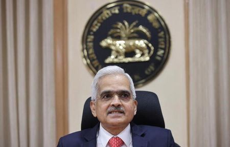 　１月６日、インド準備銀行（中央銀行）のダス総裁は、ＩＭＦ主催の会合で、南アジア諸国の最優先課題はインフレ抑制だと述べた。写真はムンバイで昨年４月撮影（２０２３年　ロイター／Francis Mascarenhas）