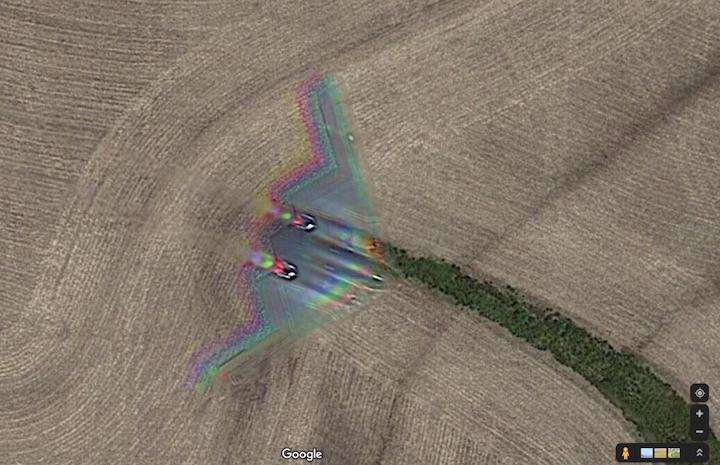 飛行中のステルス戦略爆撃機がグーグルマップに......   Google map