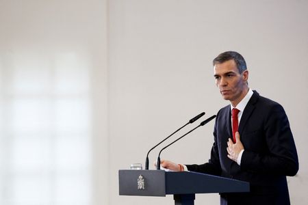 写真はスペインのサンチェス首相。2025年12月、スペインのマドリードで撮影。REUTERS/Susana Vera