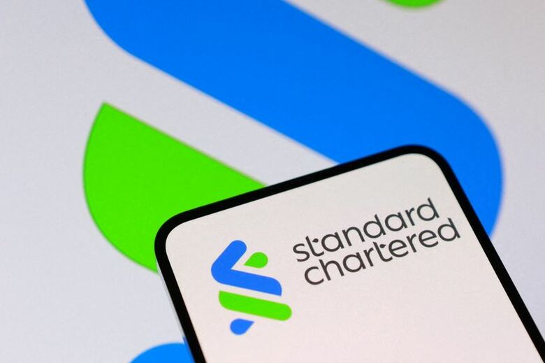 スタンダードチャータードのロゴ。１月撮影。REUTERS/Dado Ruvic