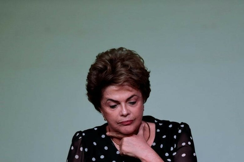 ６月６日、ブラジル上院の弾劾委員会が決定した審議日程によると、予算の不正執行が疑われるルセフ大統領（写真）の弾劾裁判は、リオデジャネイロ五輪開催中の８月１６日に終了することが分かった。５月撮影（２０１６年　ロイター/Ueslei Marcelino）