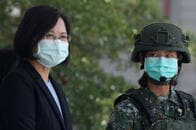 「台湾軍は装備不足、（中国と）箒で戦えというのか」と台湾軍元将校