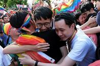 台湾立法府、同性婚の合法化法案を可決　アジア初の快挙