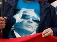 絶対権力まであと一歩、プーチン最後の敵は「KGB」
