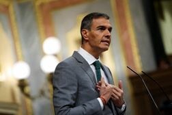 セウタへの移民殺到、モロッコが仕組んだ証拠ない＝スペイン首相