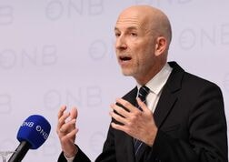 インフレに上振れリスク、確認すれば利上げ必要＝オーストリア中銀総裁