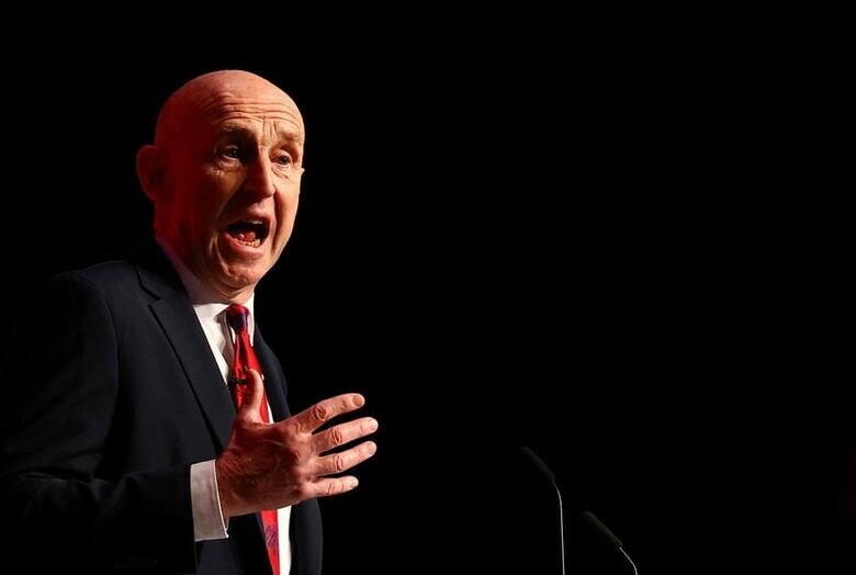 英国のジョン・ヒーリー財務相。９月、英リバプールで開催された労働党の年次大会で撮影。REUTERS/Phil Noble