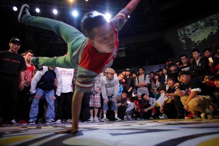 2024年パリ・オリンピックで追加される新種目として注目を集める「ブレイクダンス」　Carlos Barria - REUTERS