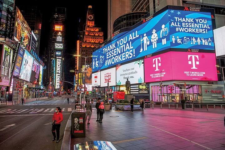 新型コロナの感染拡大による外出制限でタイムズスクエアからも活気が消えた　EDUARDO MUNOZ-REUTERS