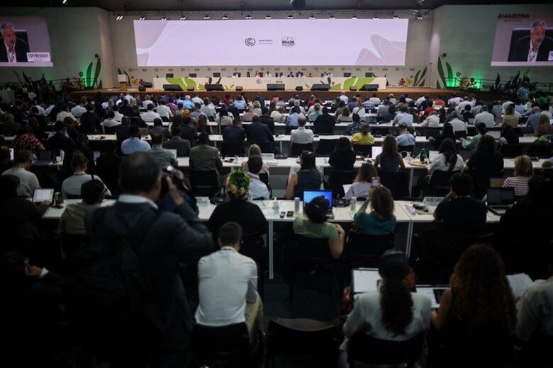 写真は２１日、ブラジルのベレンで開催された国連気候変動会議（COP30）の本会議場で撮影。REUTERS/Adriano Machado