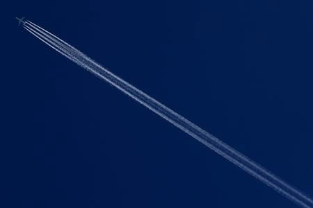 　１０月５日、厳しい規制下にあるはずの航空機ジェットエンジン業界で偽造が疑われる証明書が付いた部品が出回っていることが分かり、問題を起こしかねない部品の捜索が行われている。ロンドンで２０１７年撮影（２０２３年　ロイター/Stefan Wermuth）