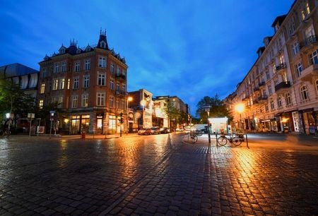 ドイツは新型コロナウイルス感染拡大抑制策の導入の是非を決定するにあたり感染者数ではなく、入院患者数の動向を参考にする方針に転換する。写真はドイツで５月１１日撮影（２０２１年　ロイター/Fabian Bimmer）