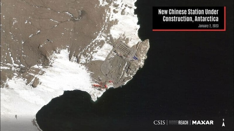 中国が南極で5カ所目となる観測基地の建設を2018年以来初めて再開し、拠点を拡大していることが米シンクタンクの新たな衛星画像で分かった。画像は1月2日、南極圏のロス海に近いイネクスプレシブル島を撮った衛星写真。提供写真（2023年　ロイター/Center for Strategic and International Studies (CSIS)/Hidden Reach/Maxar Technologies 2023）