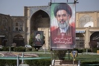 革命国家イラン、世襲への転落が招く「静かな崩壊」