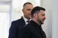 ポーランド大統領、ゼレンスキー氏から最高勲章剥奪を決定　部隊命名巡り