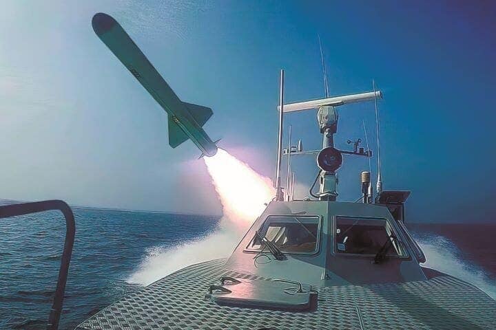 軍事演習で初公開された新型艦艇