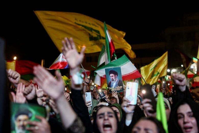 イランのイランによるイスラエルへのミサイル攻撃後、テヘランでの反米・反イスラエル集会、7日撮影　Majid Asgaripour/WANA (West Asia News Agency) via REUTER