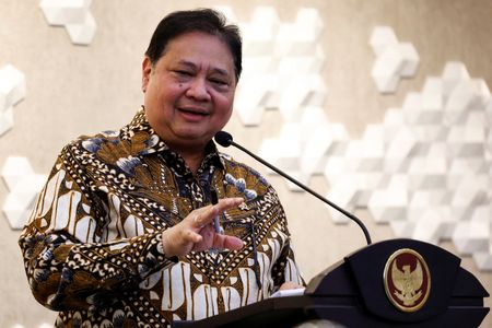 　１０月１日、インドネシアのハルタルト調整相（経済担当）は、第４四半期に追加的な景気刺激策を打ち出す方針だと述べた。ジャカルタで７月２４日撮影（２０２５年　ロイター/Ajeng Dinar Ulfiana）