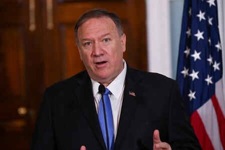 １１月８日、中国外務省は、ポンペオ米国務長官（写真）の最近の中国共産党への批判について、「極めて危険」で、ポンペオ氏の「邪悪な意思」を示した、とあらためて批判した。ワシントンの国務省で１０月撮影（２０１９年　ロイター/Erin Scott）