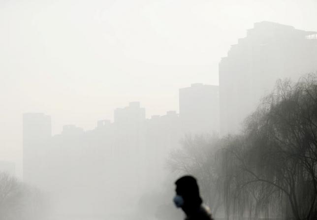 ４月１０日、中国の北京市の国家安全局は、外国人スパイに対する取り締まりを強化し、スパイとみられる人物を通報した市民に１万─５０万元（１５００─７万３０００ドル）の報奨金を与えると発表した。写真は北京で１月撮影（２０１７年　ロイター）