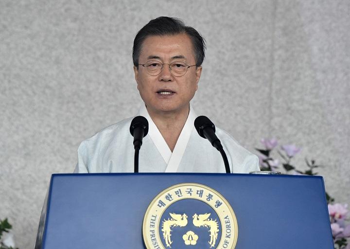 就任当初は支持率が8割を超えていた文だが…… daga Jung Yeon-je/Pool via REUTERS