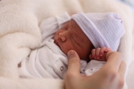 4年前に死んだ夫婦に赤ちゃん誕生！　中国人の祖父母の願いが叶う