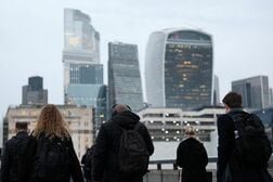 英統計局、労働力調査で運用ミス　回答率低下