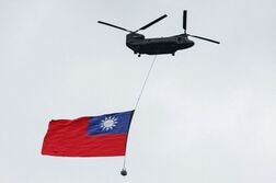 台湾双十節、今年も巨大旗が空を飛行へ　「国家主権の象徴」