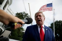 トランプ氏、スターリンク巡る責任否定　 ゼレンスキー氏との関係「良好」